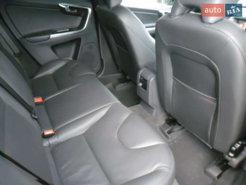 Внедорожник / Кроссовер Volvo XC60 2017 в Львове