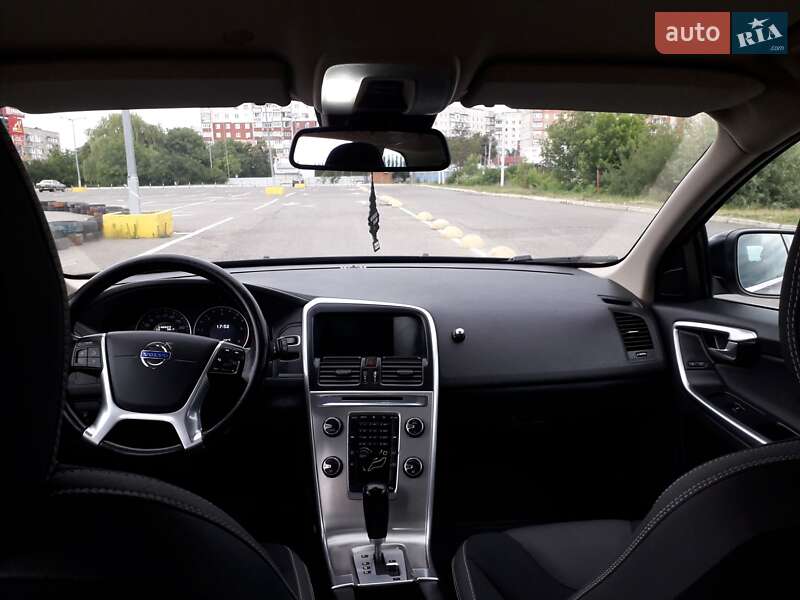 Внедорожник / Кроссовер Volvo XC60 2012 в Черновцах