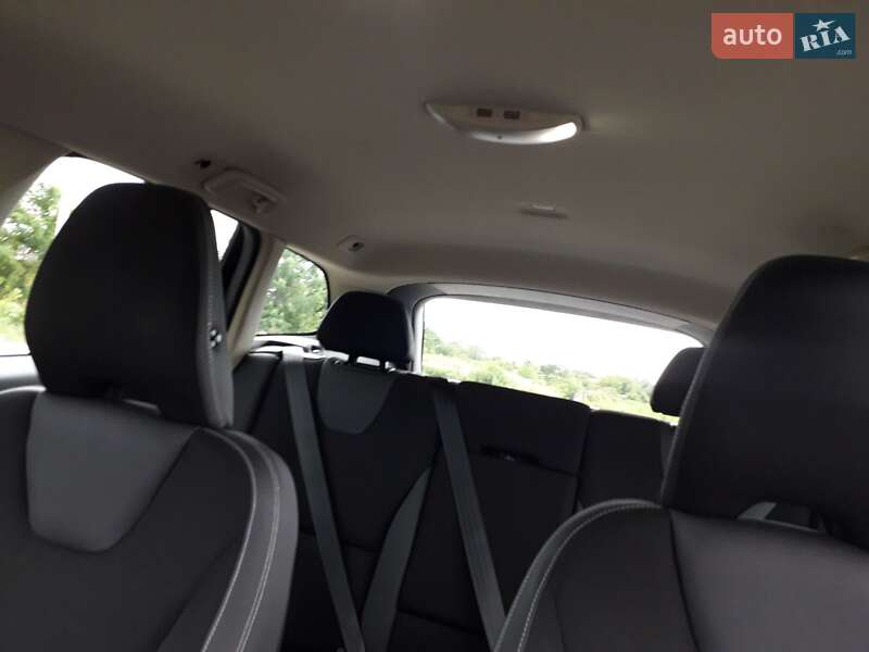 Внедорожник / Кроссовер Volvo XC60 2012 в Черновцах
