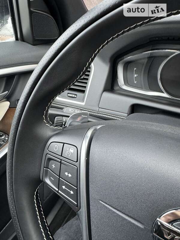 Внедорожник / Кроссовер Volvo XC60 2014 в Киеве