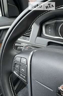 Внедорожник / Кроссовер Volvo XC60 2014 в 