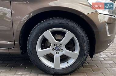 Внедорожник / Кроссовер Volvo XC60 2014 в 