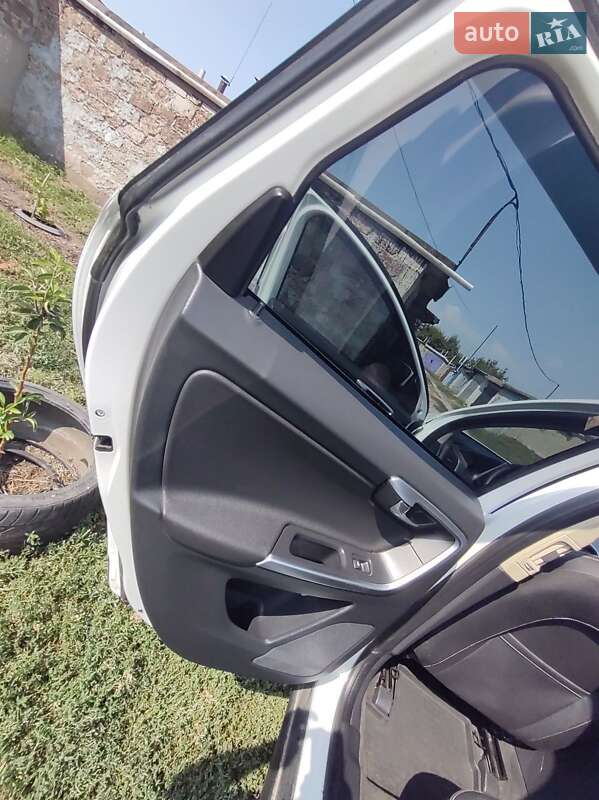 Внедорожник / Кроссовер Volvo XC60 2011 в Первомайске