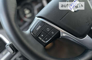 Внедорожник / Кроссовер Volvo XC60 2016 в 
