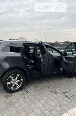 Внедорожник / Кроссовер Volvo XC60 2011 в Вараше