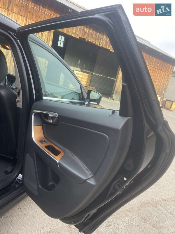 Внедорожник / Кроссовер Volvo XC60 2017 в Василькове