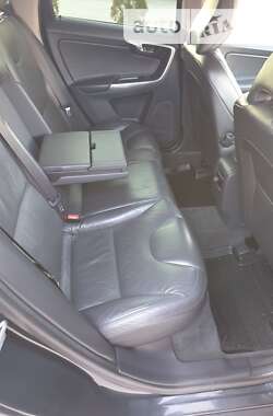 Внедорожник / Кроссовер Volvo XC60 2013 в 