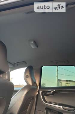 Внедорожник / Кроссовер Volvo XC60 2013 в 