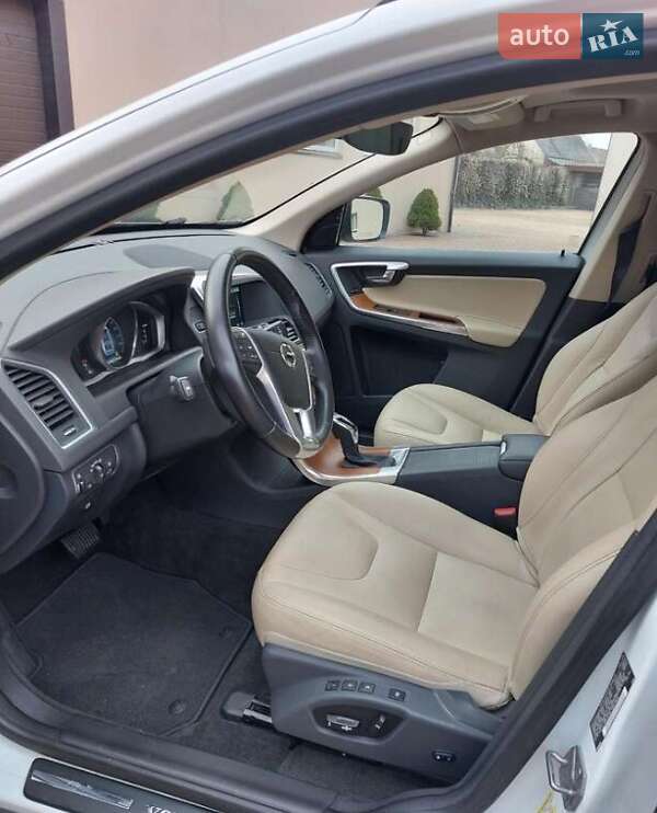 Внедорожник / Кроссовер Volvo XC60 2016 в Львове