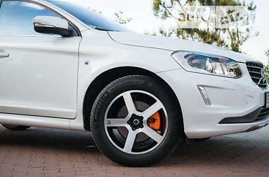 Внедорожник / Кроссовер Volvo XC60 2016 в Черновцах