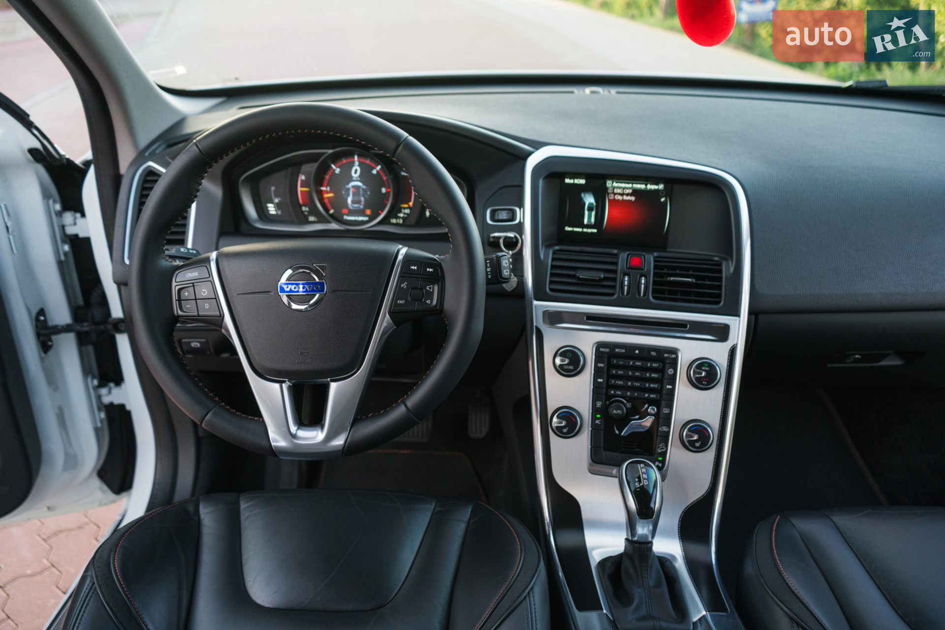 2016 Volvo XC60 - мініатюра 18