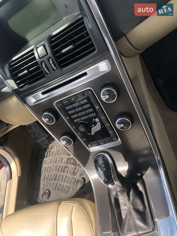 Внедорожник / Кроссовер Volvo XC60 2014 в Львове