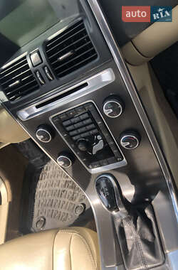 Внедорожник / Кроссовер Volvo XC60 2014 в 
