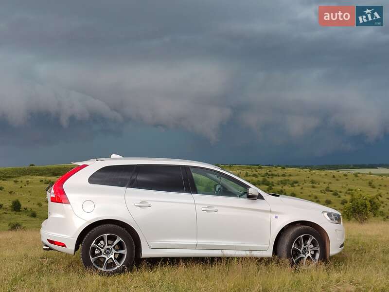 Внедорожник / Кроссовер Volvo XC60 2015 в Баре фото 16 Внедорожник / Кроссовер Volvo XC60 2015 в Баре