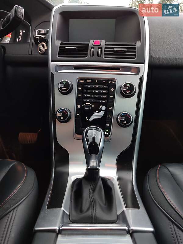 Внедорожник / Кроссовер Volvo XC60 2015 в Баре фото 40 Внедорожник / Кроссовер Volvo XC60 2015 в Баре