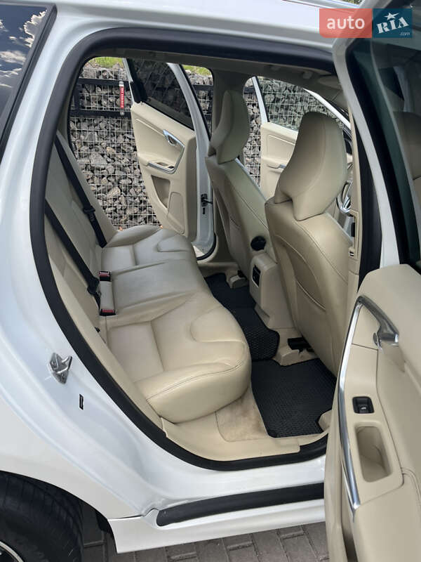 Внедорожник / Кроссовер Volvo XC60 2014 в Ивано-Франковске