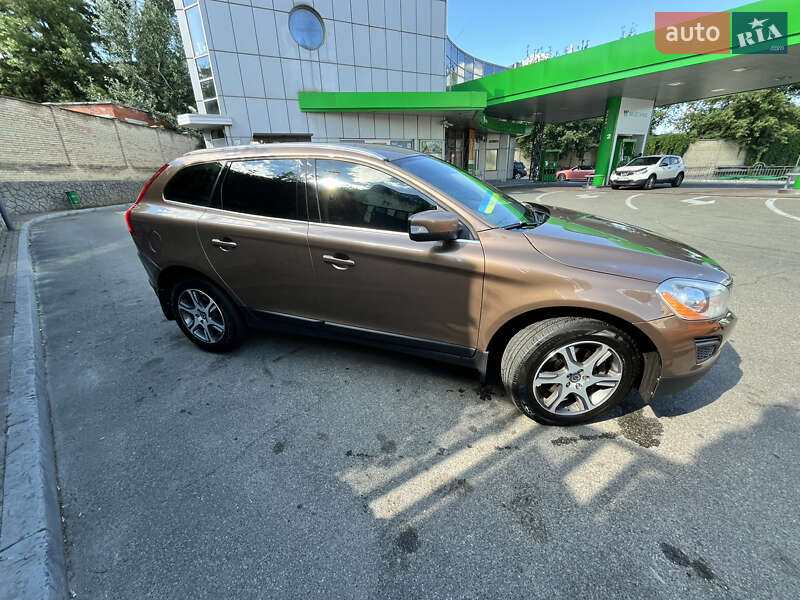 Позашляховик / Кросовер Volvo XC60 2012 в Києві