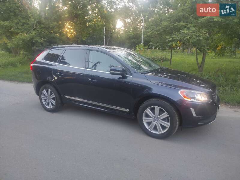 Внедорожник / Кроссовер Volvo XC60 2017 в Харькове