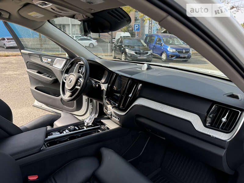 Внедорожник / Кроссовер Volvo XC60 2020 в Днепре