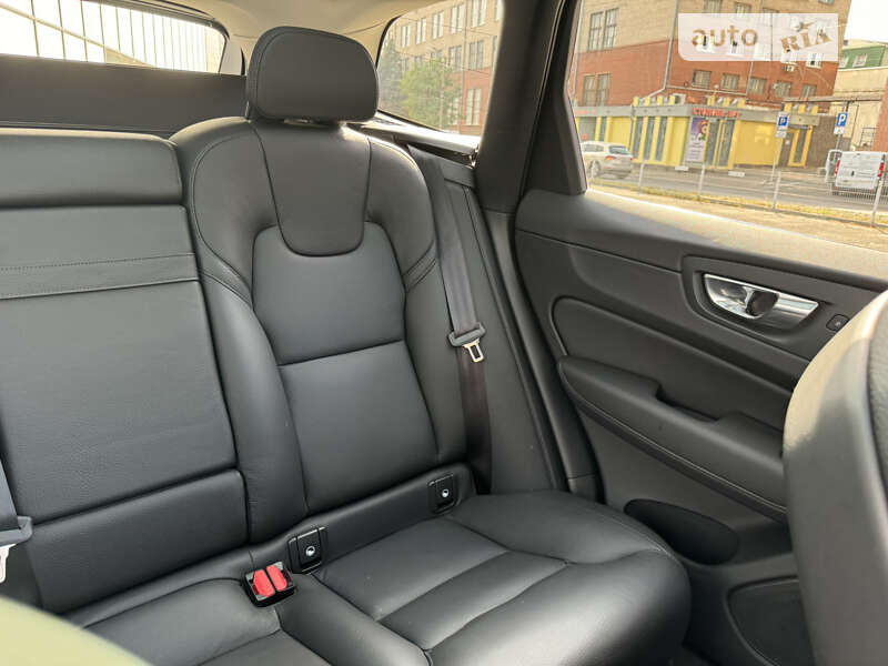 Внедорожник / Кроссовер Volvo XC60 2020 в Днепре