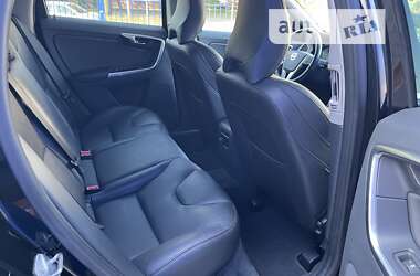 Внедорожник / Кроссовер Volvo XC60 2016 в 