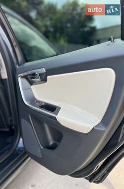 Позашляховик / Кросовер Volvo XC60 2017 в Києві