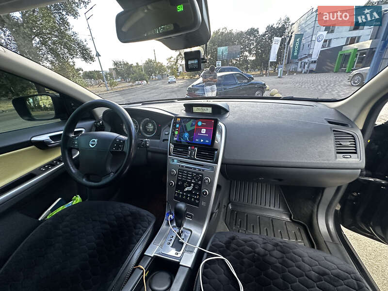 Внедорожник / Кроссовер Volvo XC60 2009 в Киеве