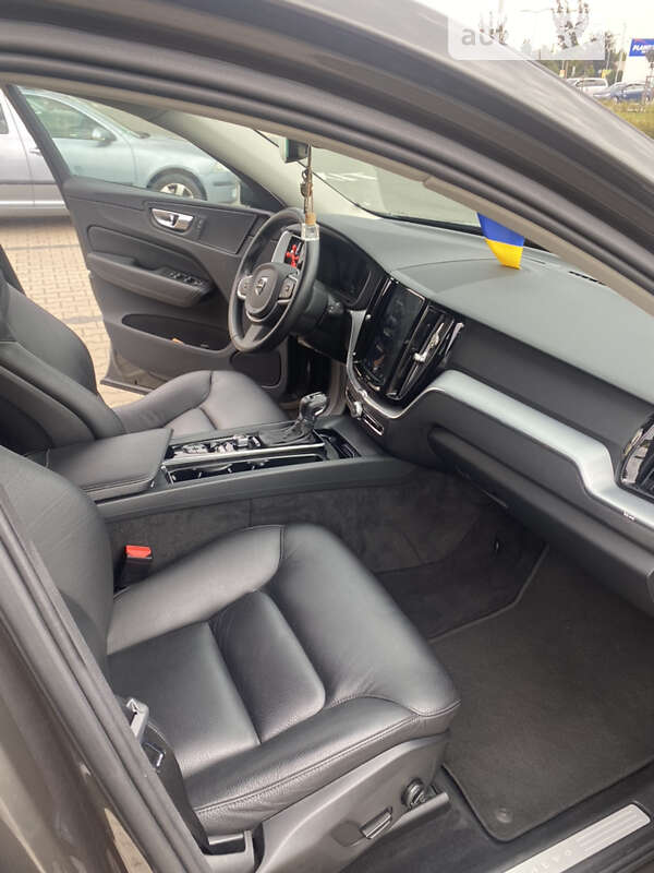 Внедорожник / Кроссовер Volvo XC60 2018 в Ковеле