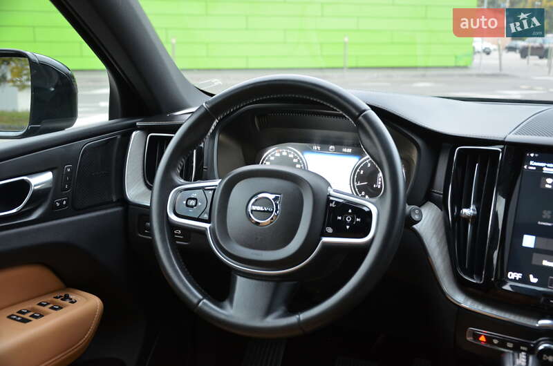 Внедорожник / Кроссовер Volvo XC60 2018 в Киеве