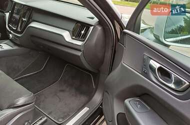 Позашляховик / Кросовер Volvo XC60 2019 в 