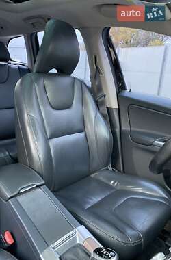 Внедорожник / Кроссовер Volvo XC60 2016 в 