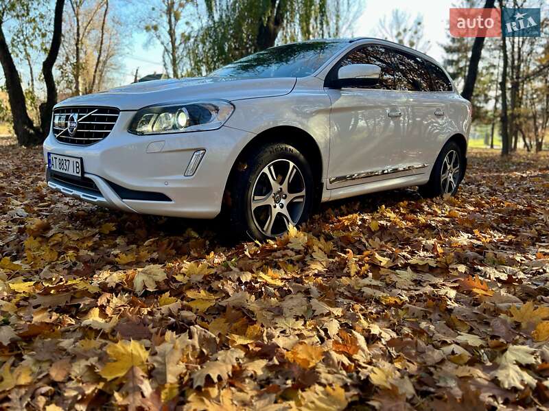 Внедорожник / Кроссовер Volvo XC60 2015 в 