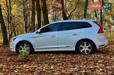 Внедорожник / Кроссовер Volvo XC60 2015 в 