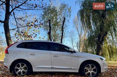Внедорожник / Кроссовер Volvo XC60 2015 в 