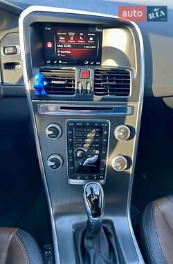 Внедорожник / Кроссовер Volvo XC60 2015 в 