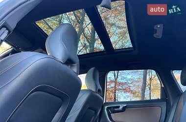 Внедорожник / Кроссовер Volvo XC60 2015 в 