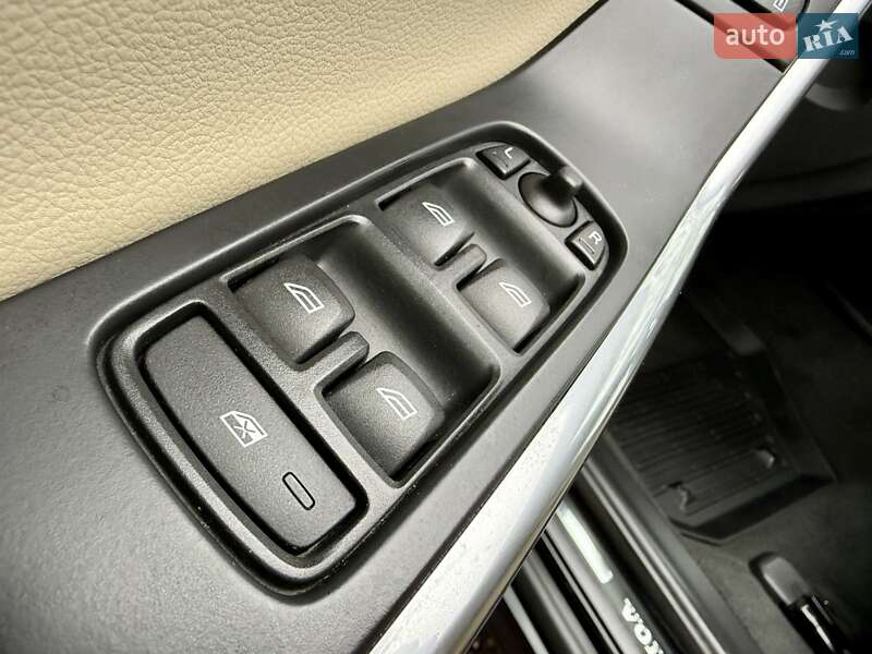 Внедорожник / Кроссовер Volvo XC60 2015 в Одессе