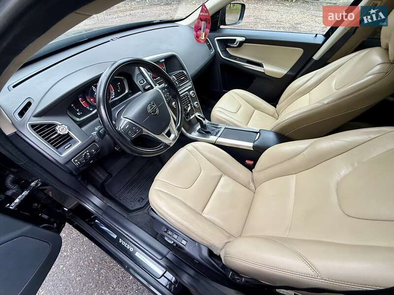 Внедорожник / Кроссовер Volvo XC60 2015 в Одессе