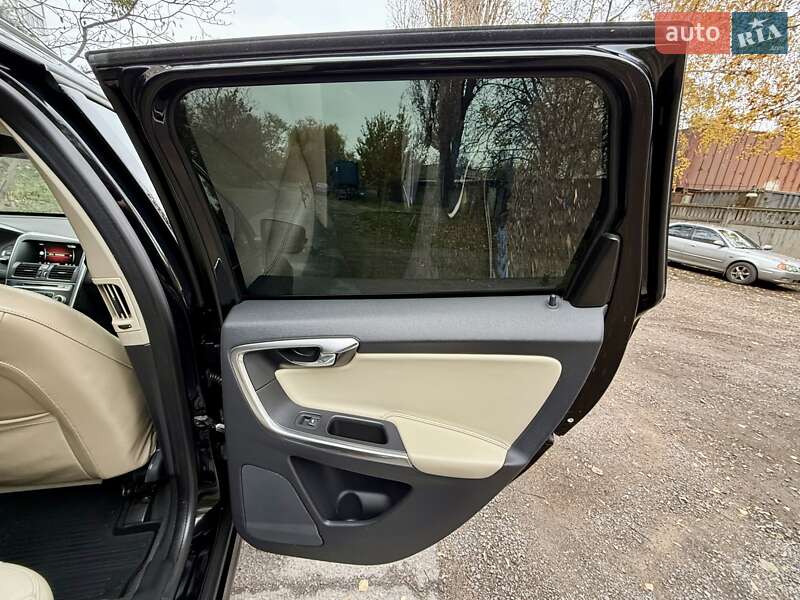 Внедорожник / Кроссовер Volvo XC60 2015 в Одессе