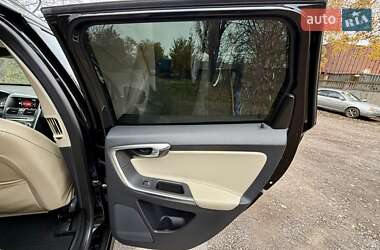 Внедорожник / Кроссовер Volvo XC60 2015 в 