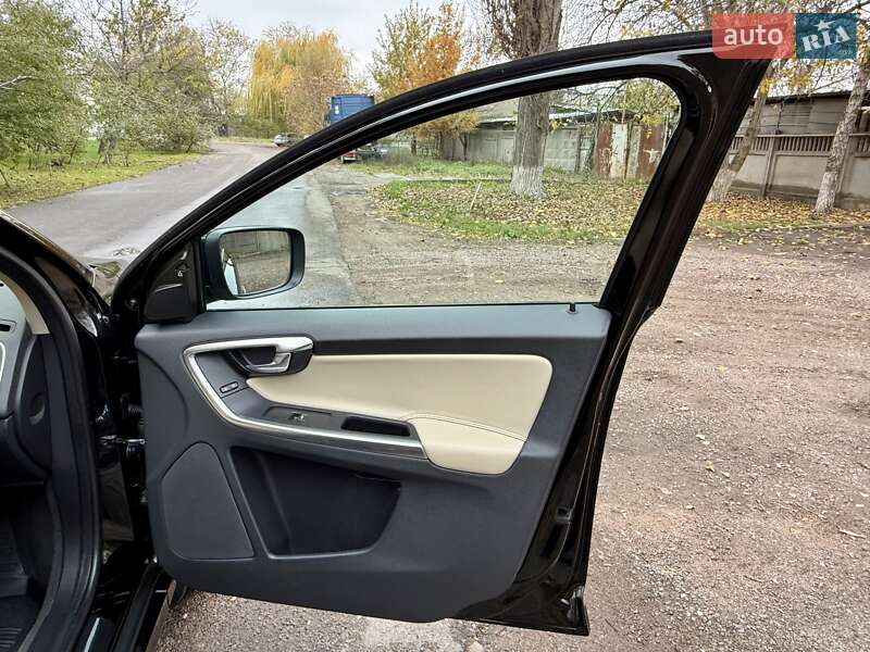 Внедорожник / Кроссовер Volvo XC60 2015 в Одессе