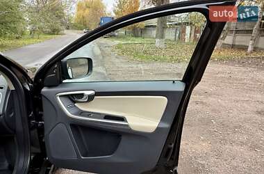 Внедорожник / Кроссовер Volvo XC60 2015 в 