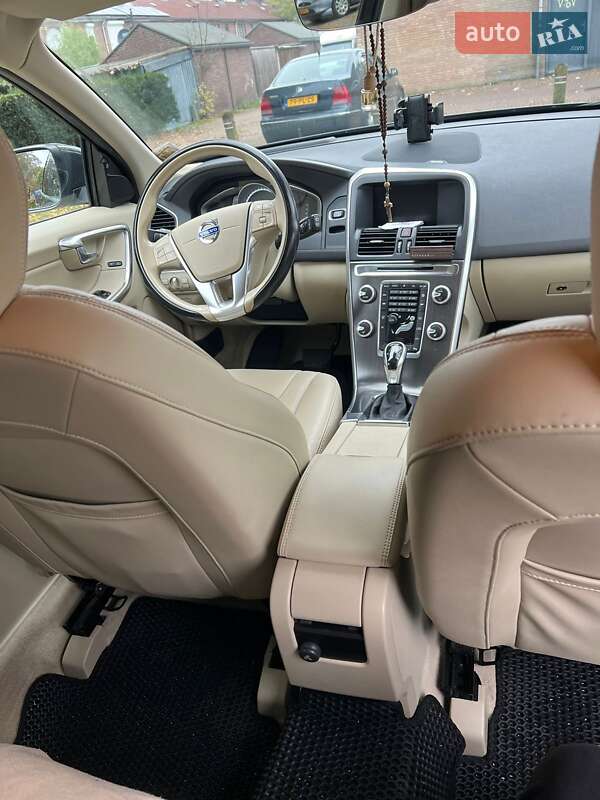 Позашляховик / Кросовер Volvo XC60 2015 в Калуші