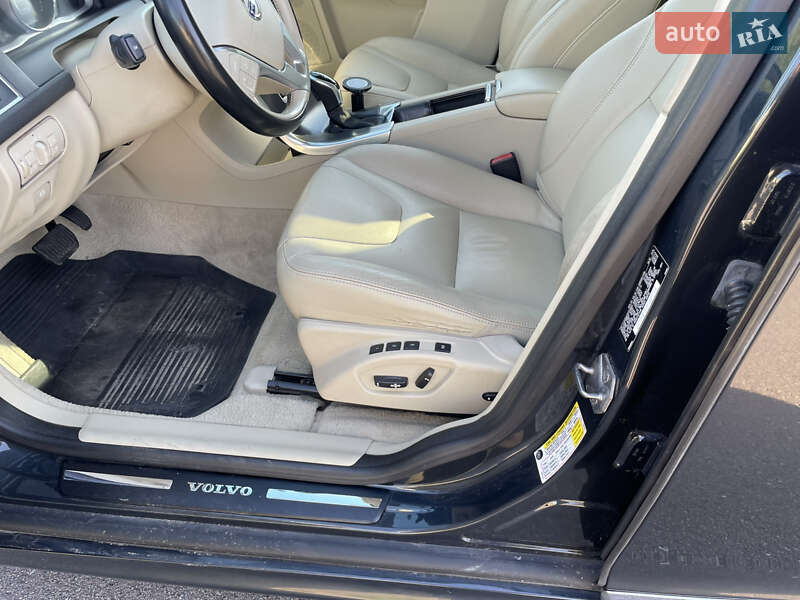 Внедорожник / Кроссовер Volvo XC60 2014 в Львове