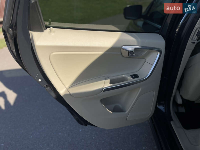 Внедорожник / Кроссовер Volvo XC60 2014 в Львове