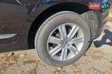 Внедорожник / Кроссовер Volvo XC60 2015 в 