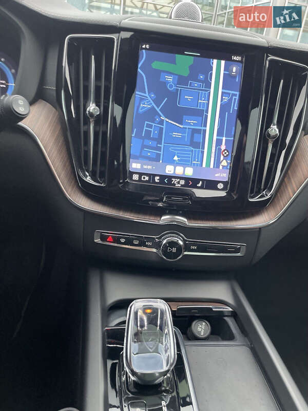 Внедорожник / Кроссовер Volvo XC60 2022 в Киеве
