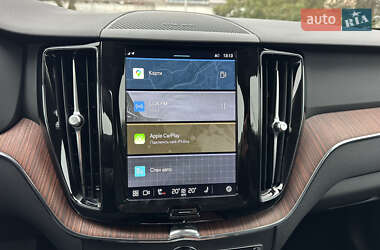 Позашляховик / Кросовер Volvo XC60 2023 в 