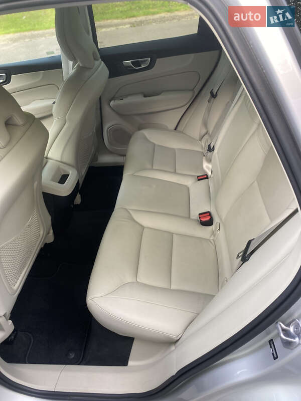 Внедорожник / Кроссовер Volvo XC60 2018 в Львове фото 19 Внедорожник / Кроссовер Volvo XC60 2018 в Львове
