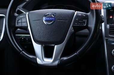 Внедорожник / Кроссовер Volvo XC60 2015 в 